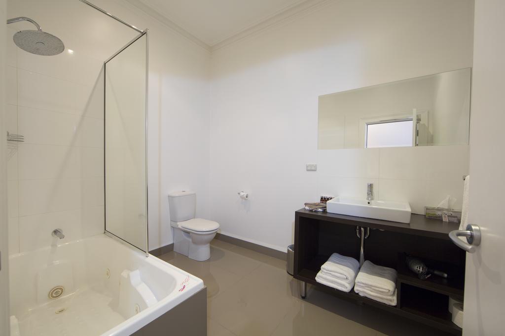 Ikon Hotel Burnie Bagian luar foto