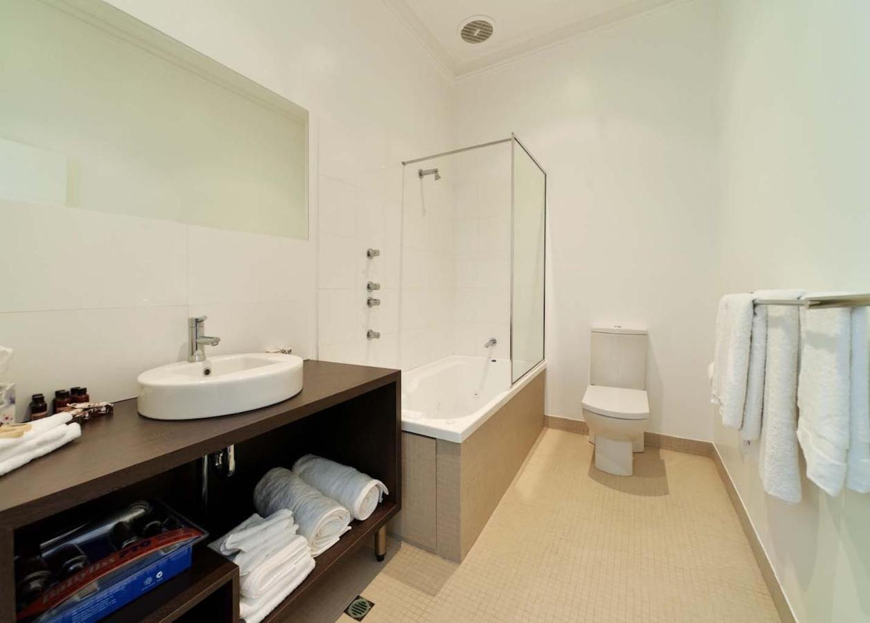 Ikon Hotel Burnie Bagian luar foto